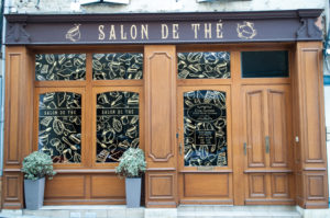 Vitrine façon Moucharabieh pour le SALON DE THÉ CYRIL GARNIER